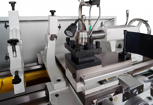 Токарно-винторезный станок Metal Master ZM 50200 (500x2000 мм) DRO RFS Аналог 16К25