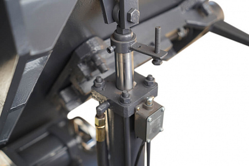Ленточнопильный полуавтоматический станок Metal Master BSM-400 SAF